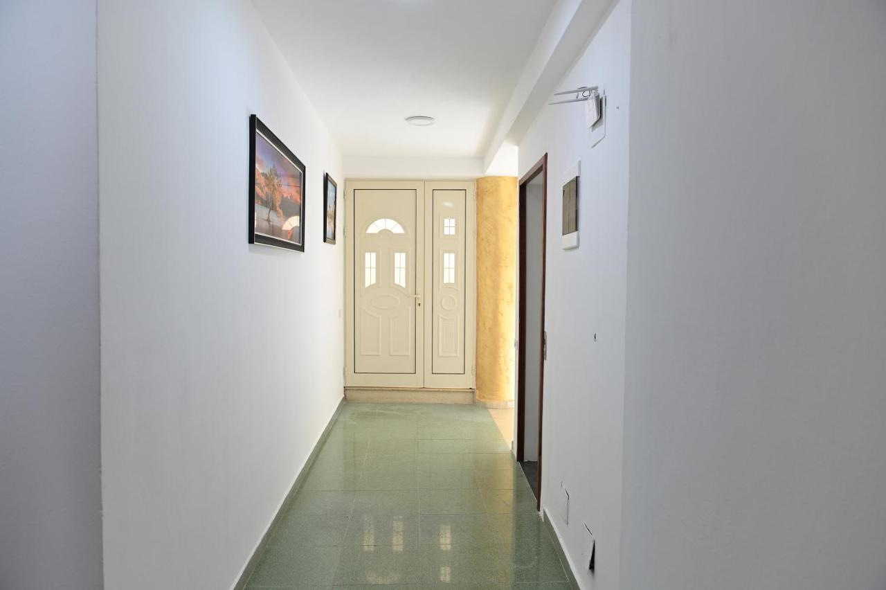 Vila Oxinn Kryemëdhej 외부 사진