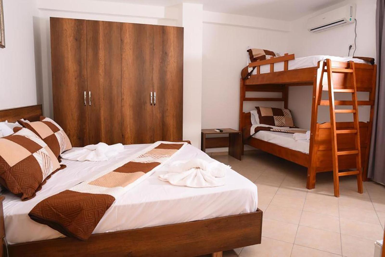 Vila Oxinn Kryemëdhej 외부 사진